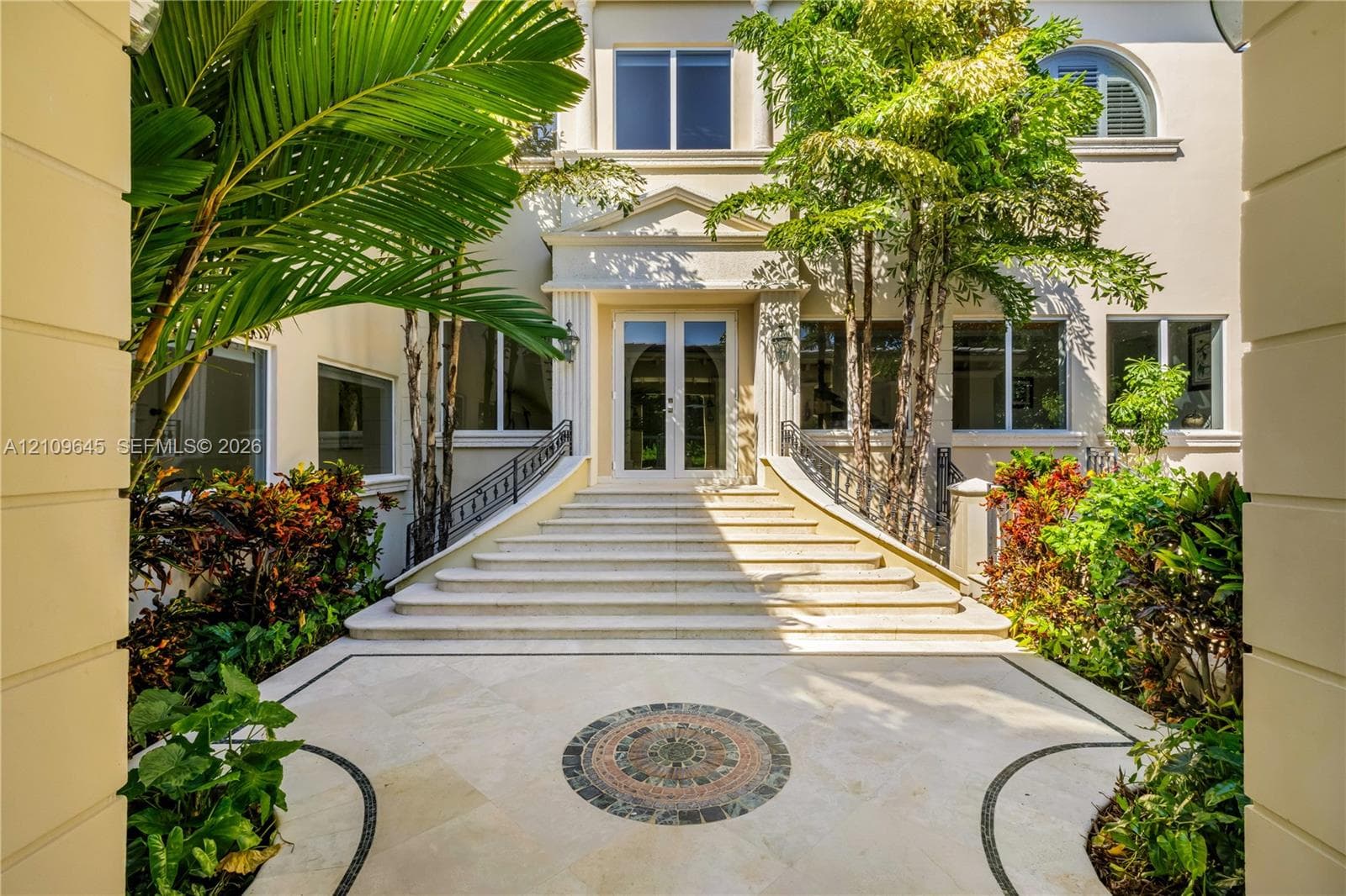 332 Costanera Rd photo 4