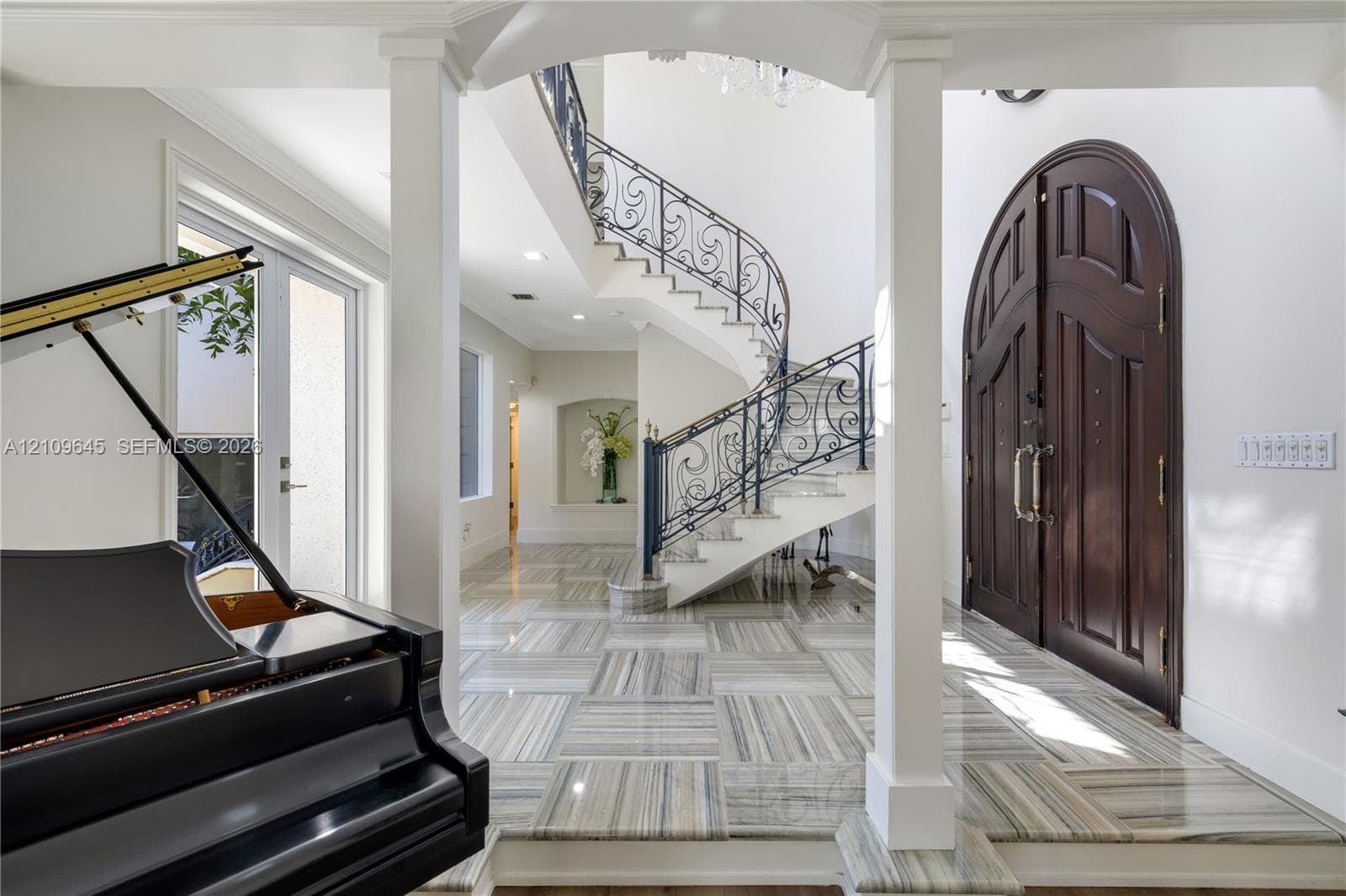 332 Costanera Rd photo 8