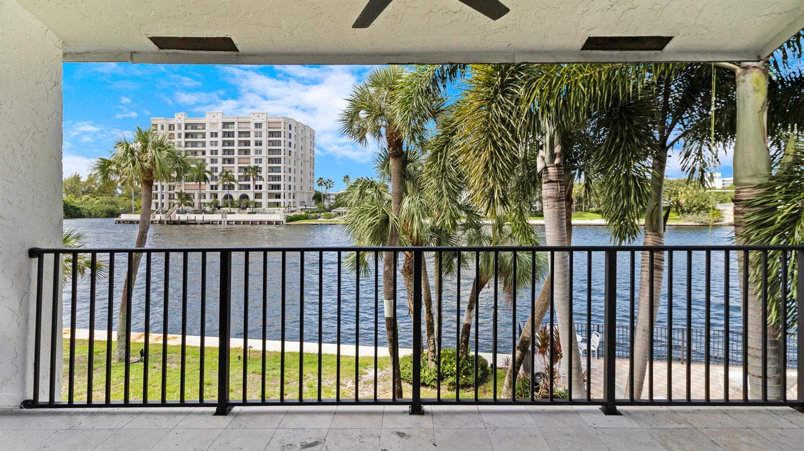 1301 N RIVERSIDE Drive 7 photo 22