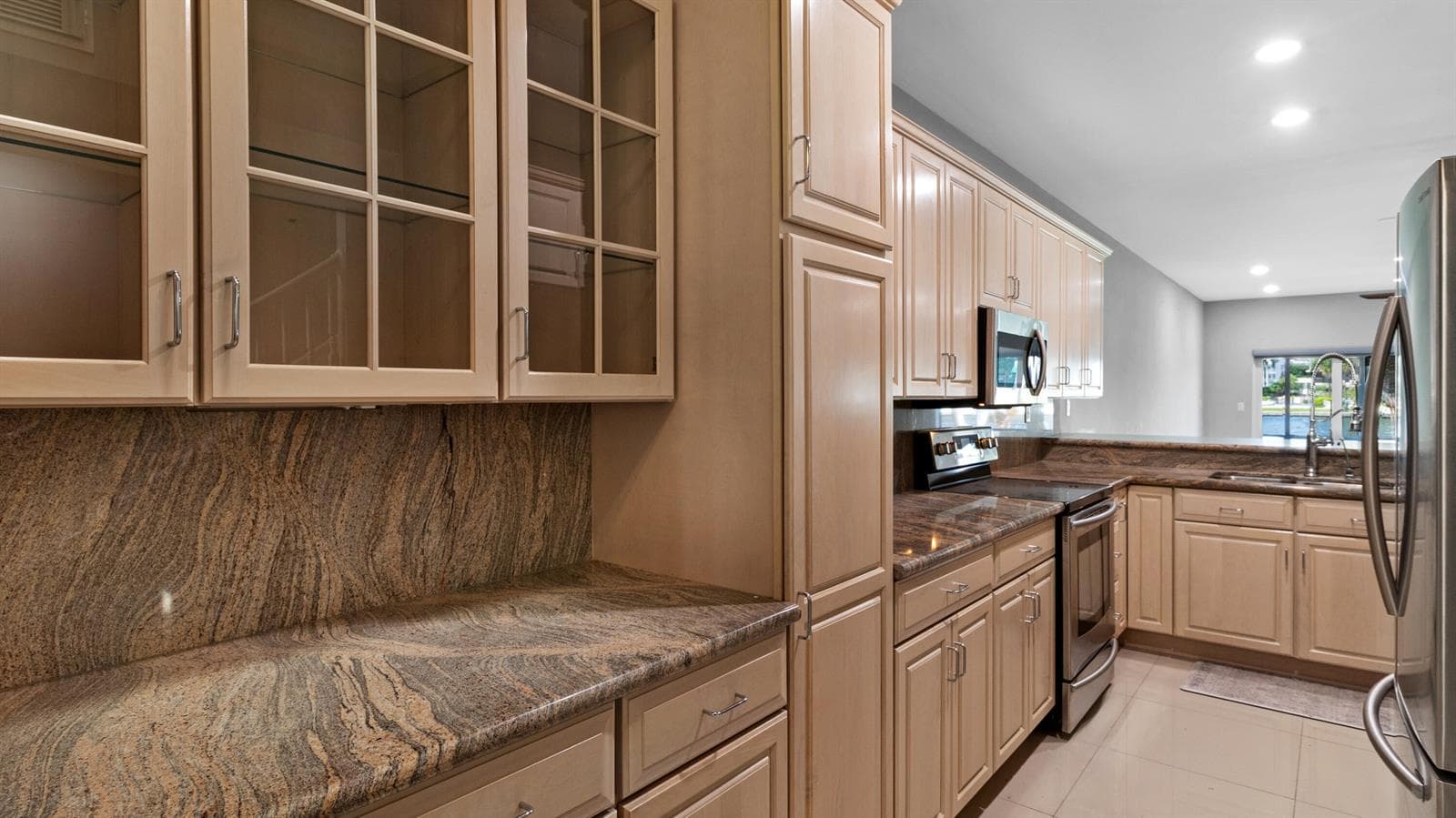 1301 N RIVERSIDE Drive 7 photo 10