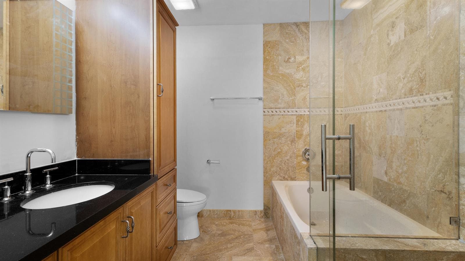 1301 N RIVERSIDE Drive 7 photo 19