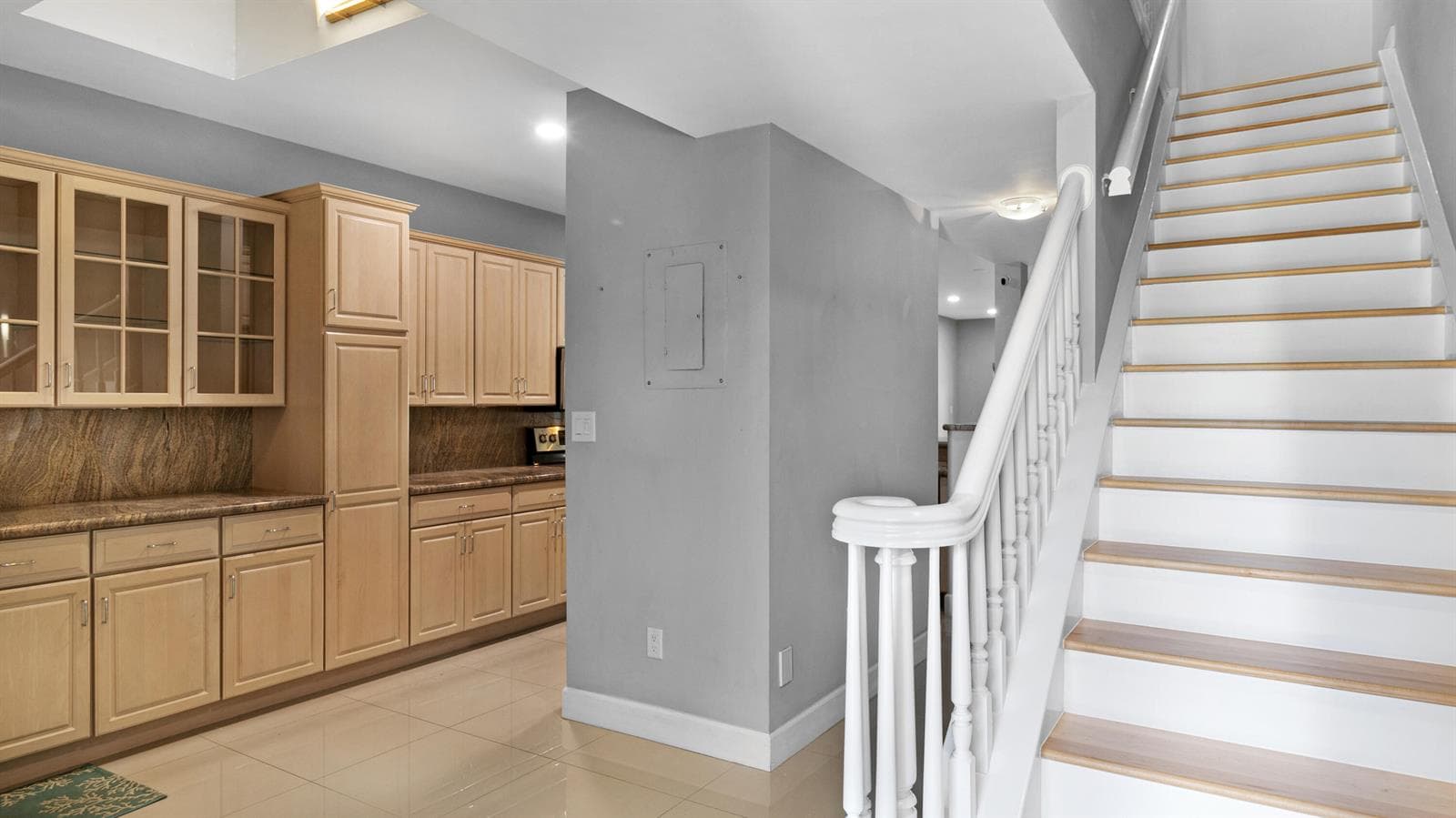 1301 N RIVERSIDE Drive 7 photo 4
