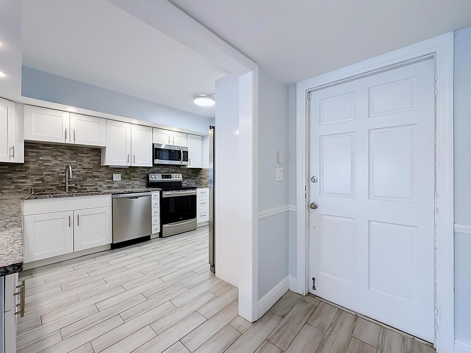3121 NE 51st Street NE 102E photo 12