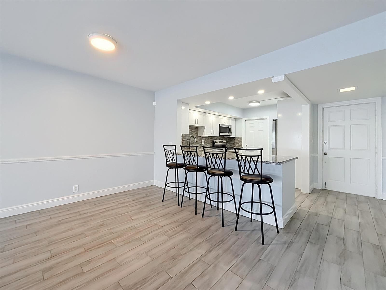 3121 NE 51st Street NE 102E photo 15
