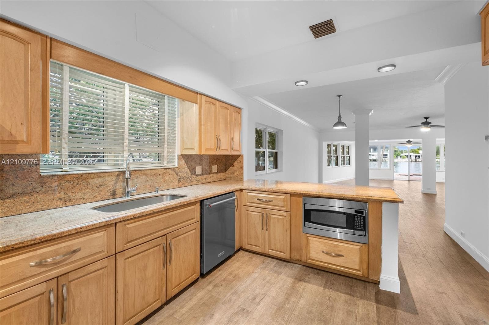251 N Shore Dr 251 photo 19