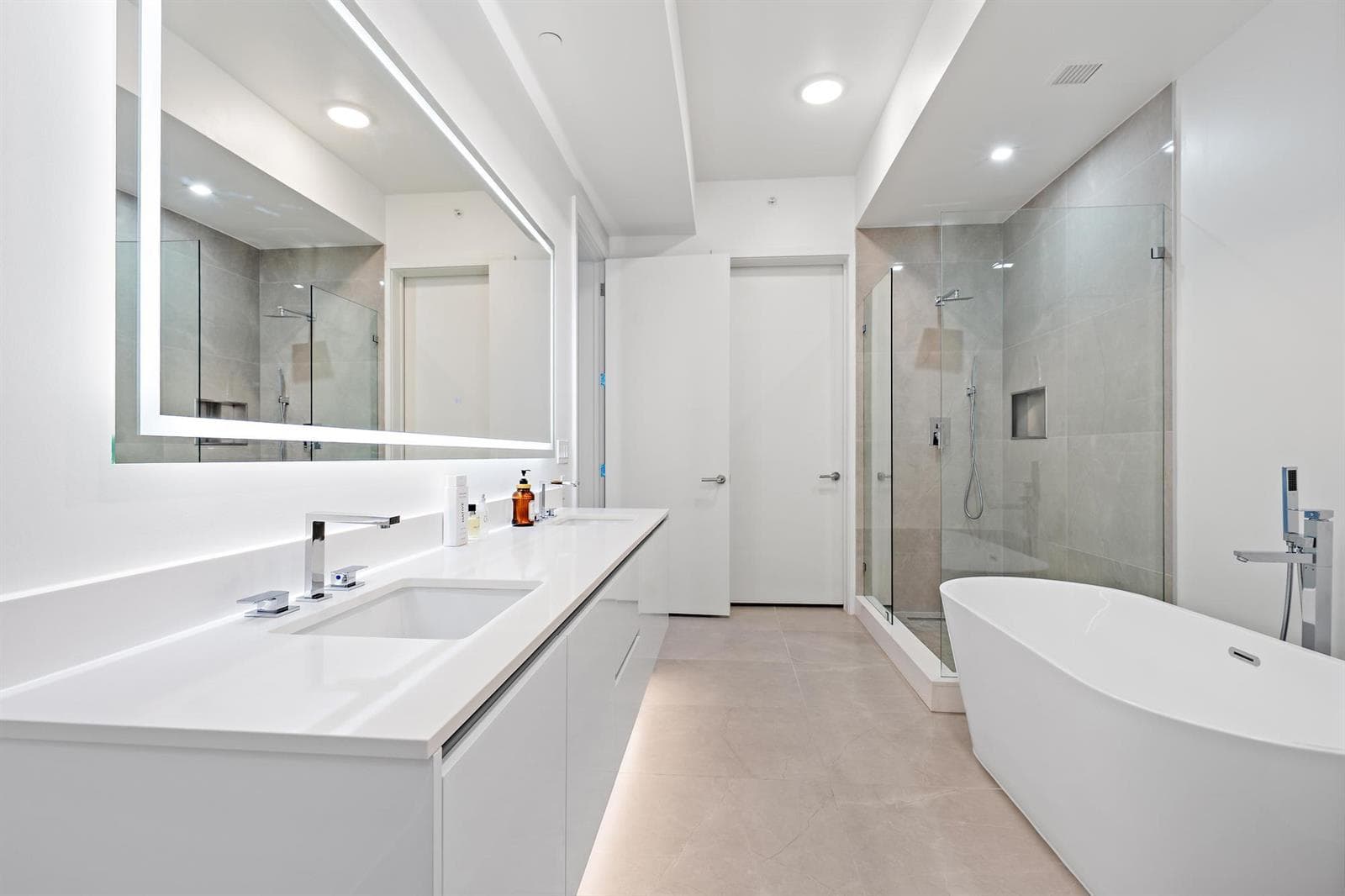 220 Lake Shore Drive 1802 photo 20