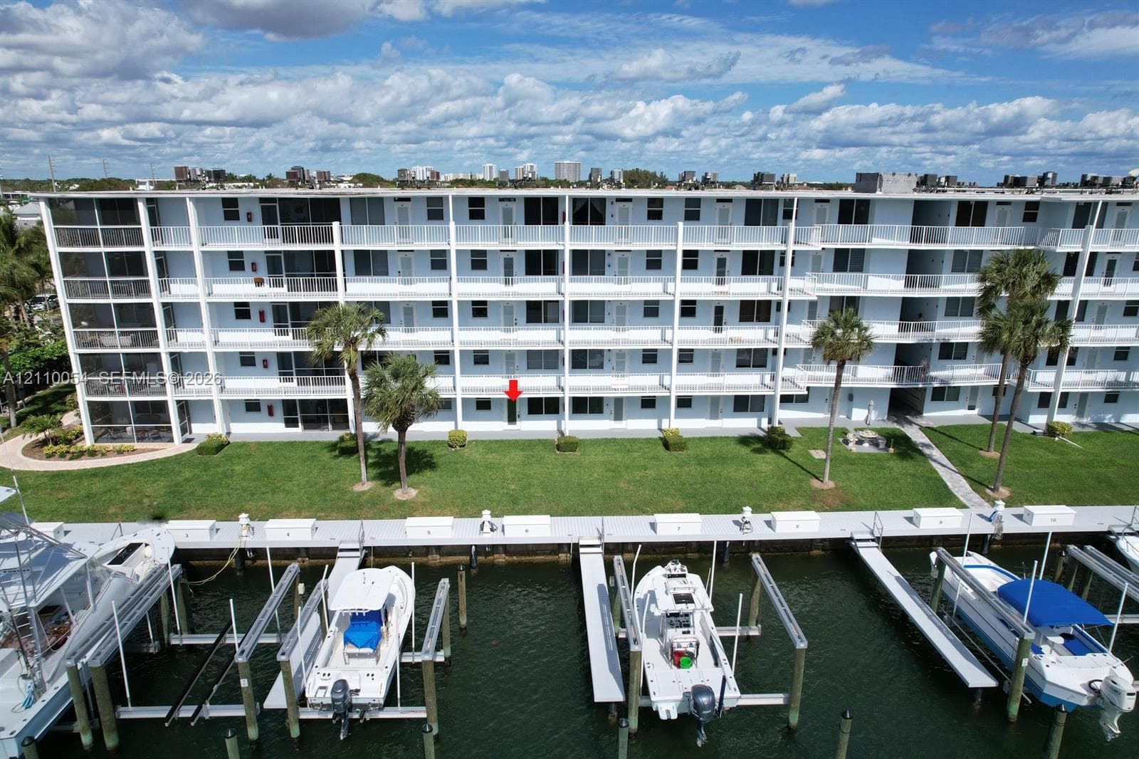 108 Paradise Harbour Blvd 111 photo 2