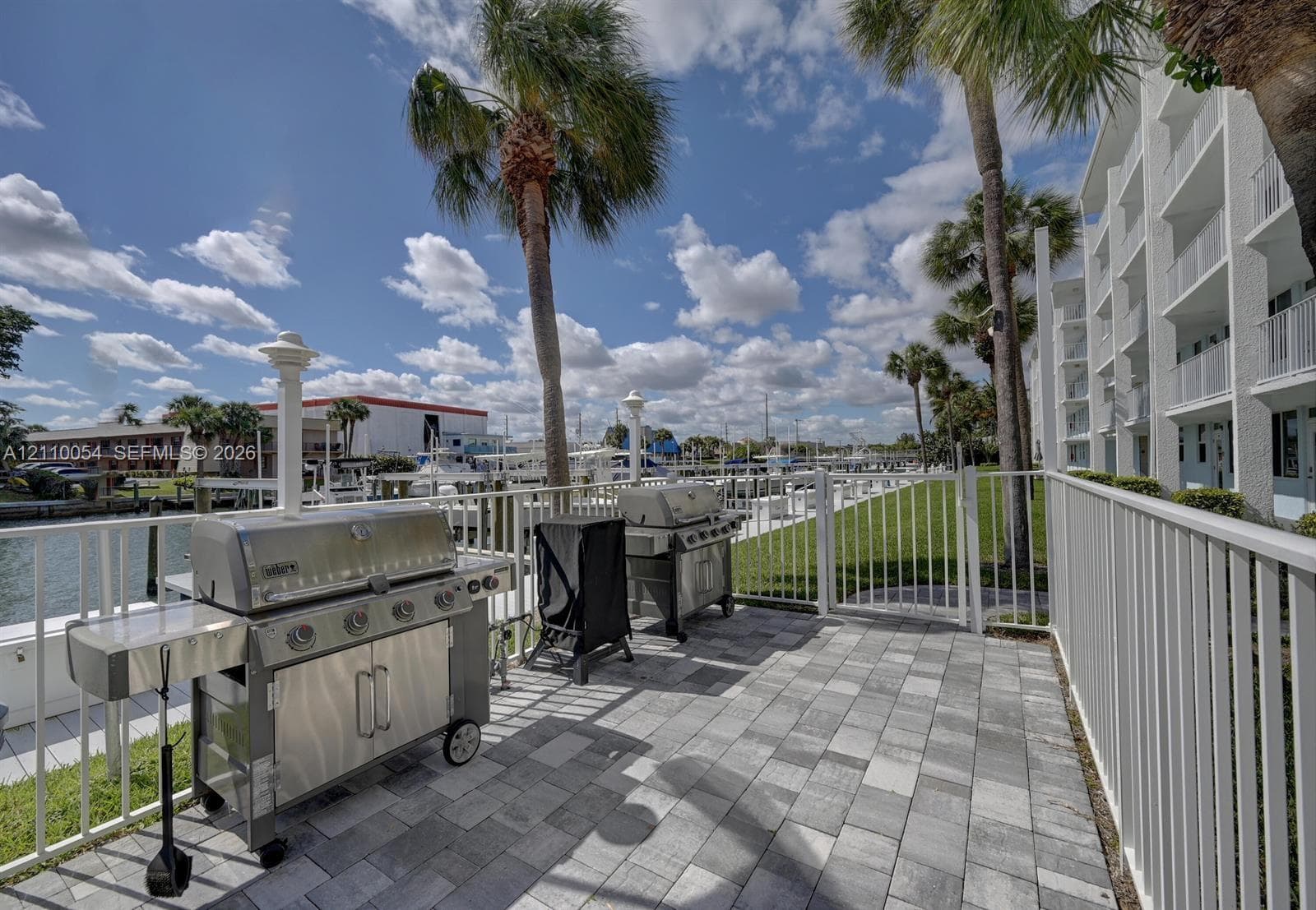 108 Paradise Harbour Blvd 111 photo 3