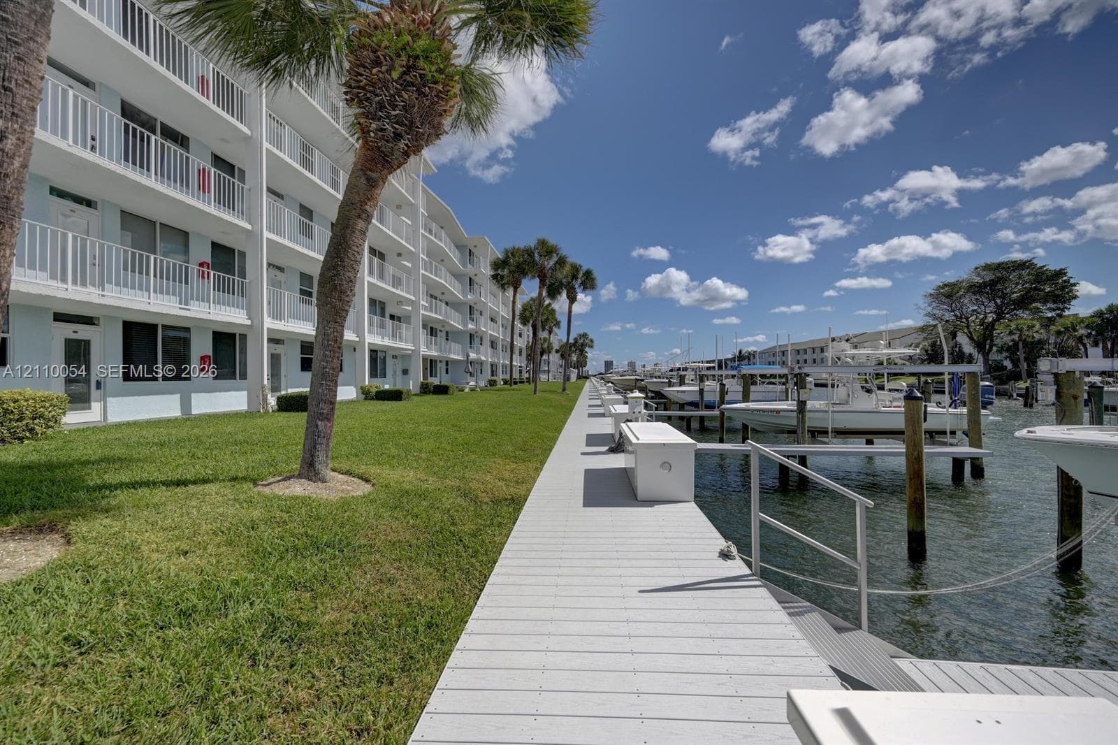 108 Paradise Harbour Blvd 111 photo 1