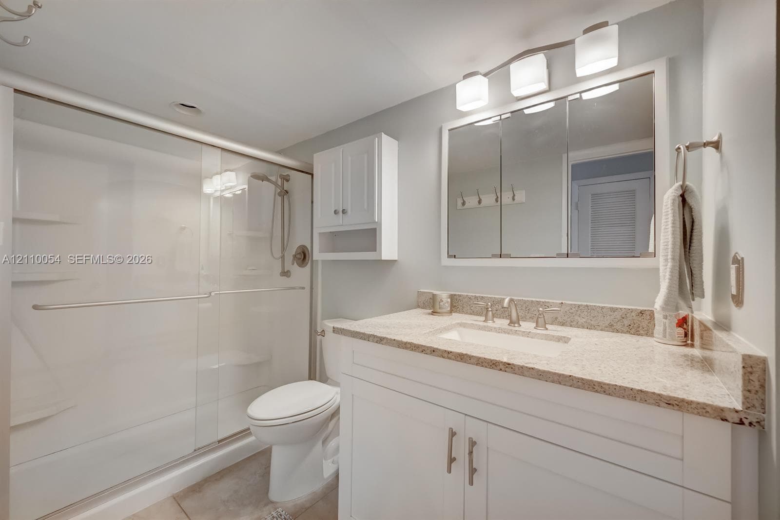 108 Paradise Harbour Blvd 111 photo 4
