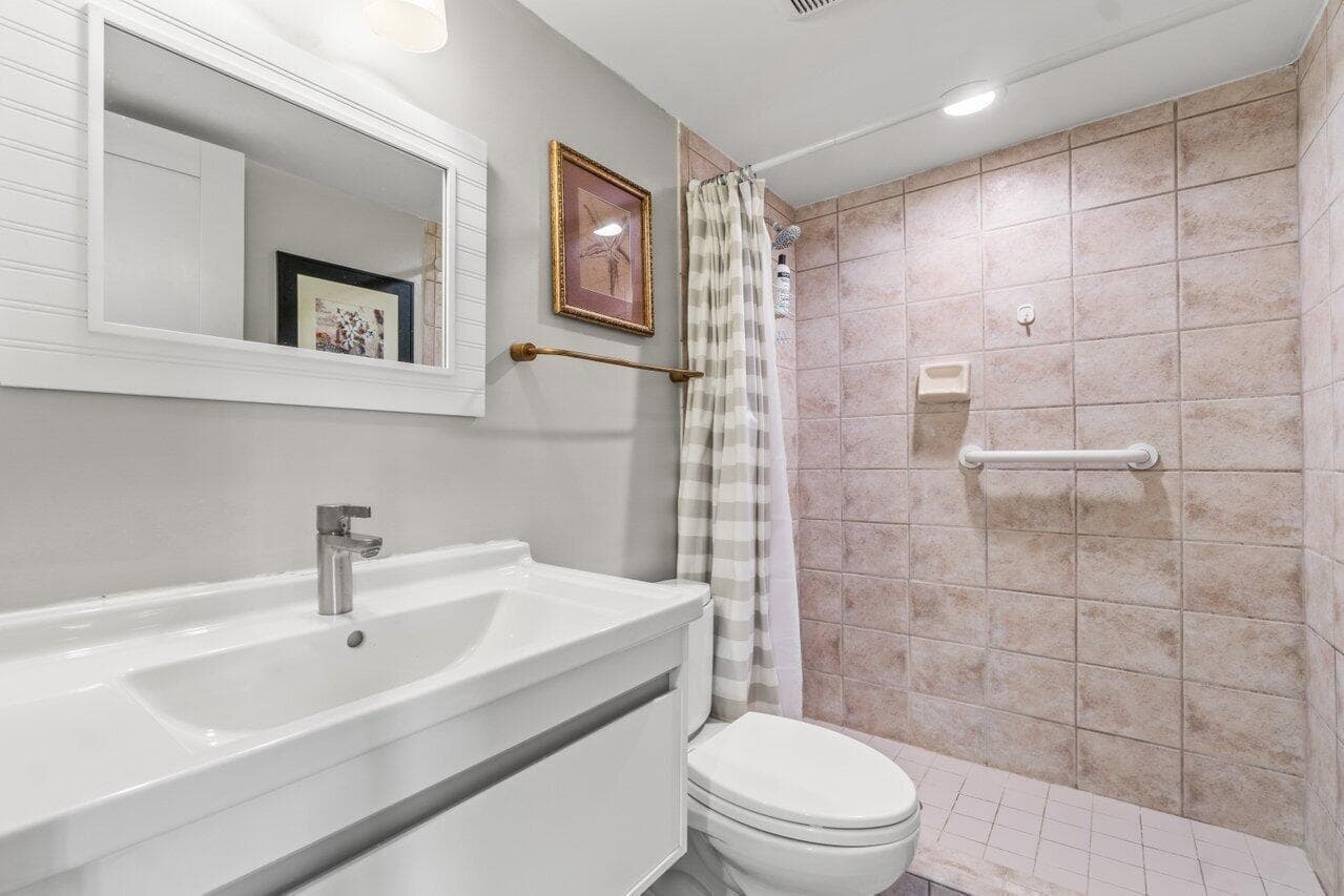 5600 N FLAGLER Drive PH108 photo 24