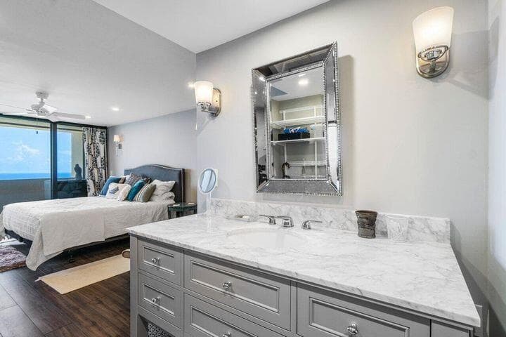 5600 N FLAGLER Drive PH108 photo 18