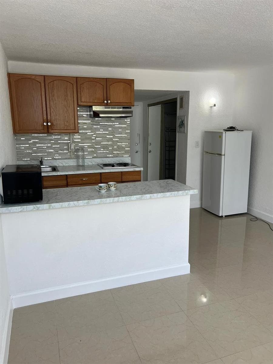 6484 INDIAN CREEK Drive 110 photo 1