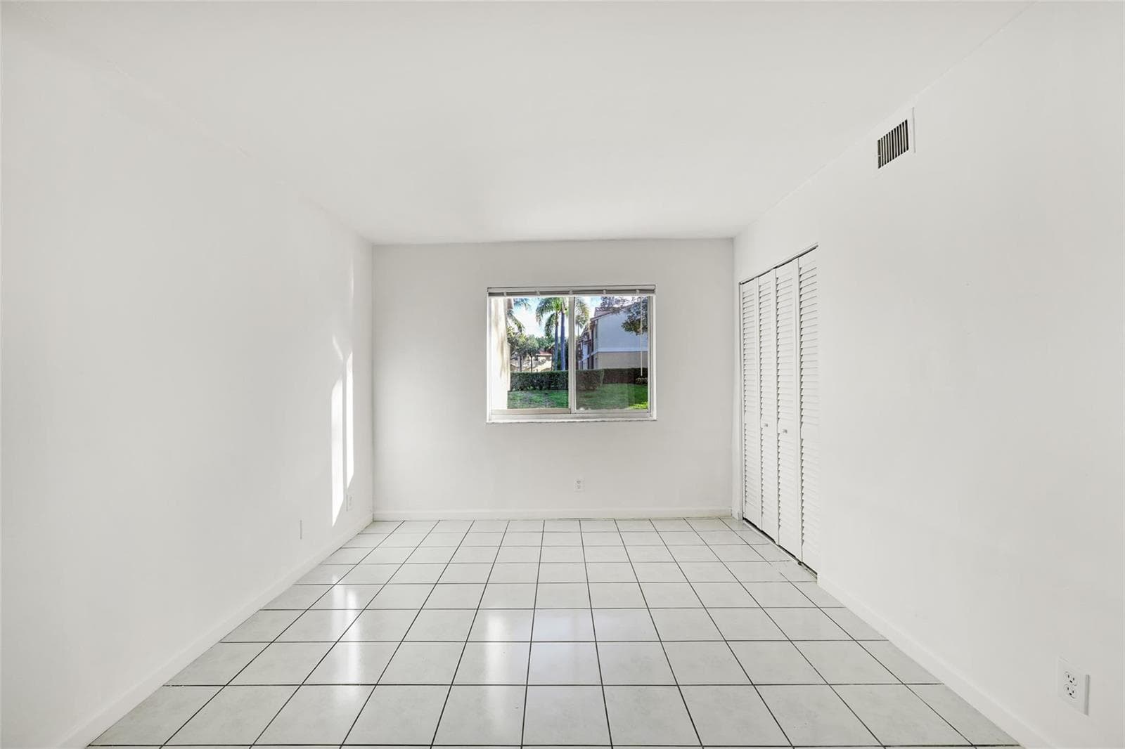 109 Gardens Drive 103 photo 14