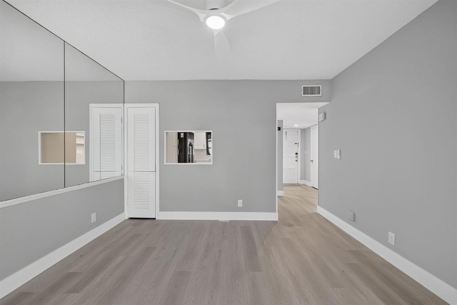 3107 N Palm Aire Drive photo 6