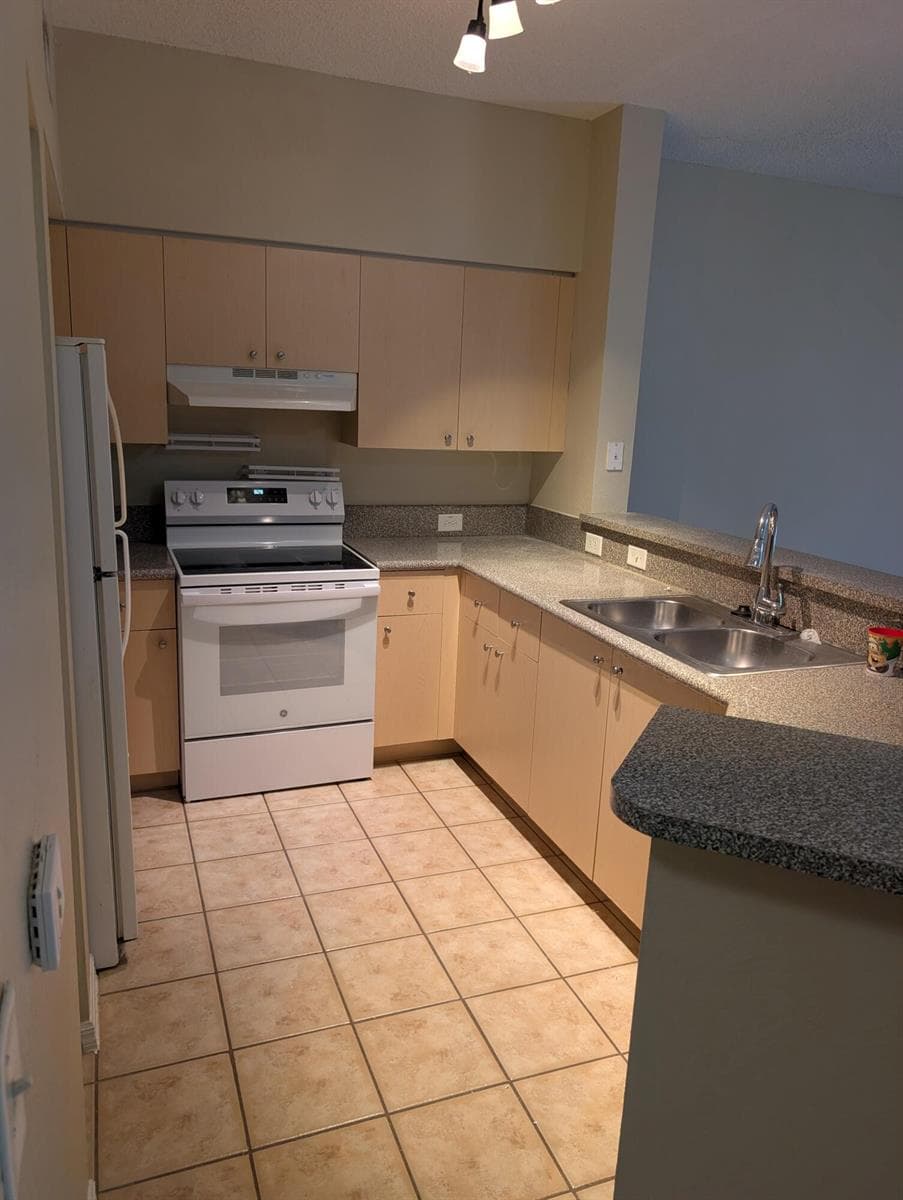 280 CRESTWOOD Circle 205 photo 9