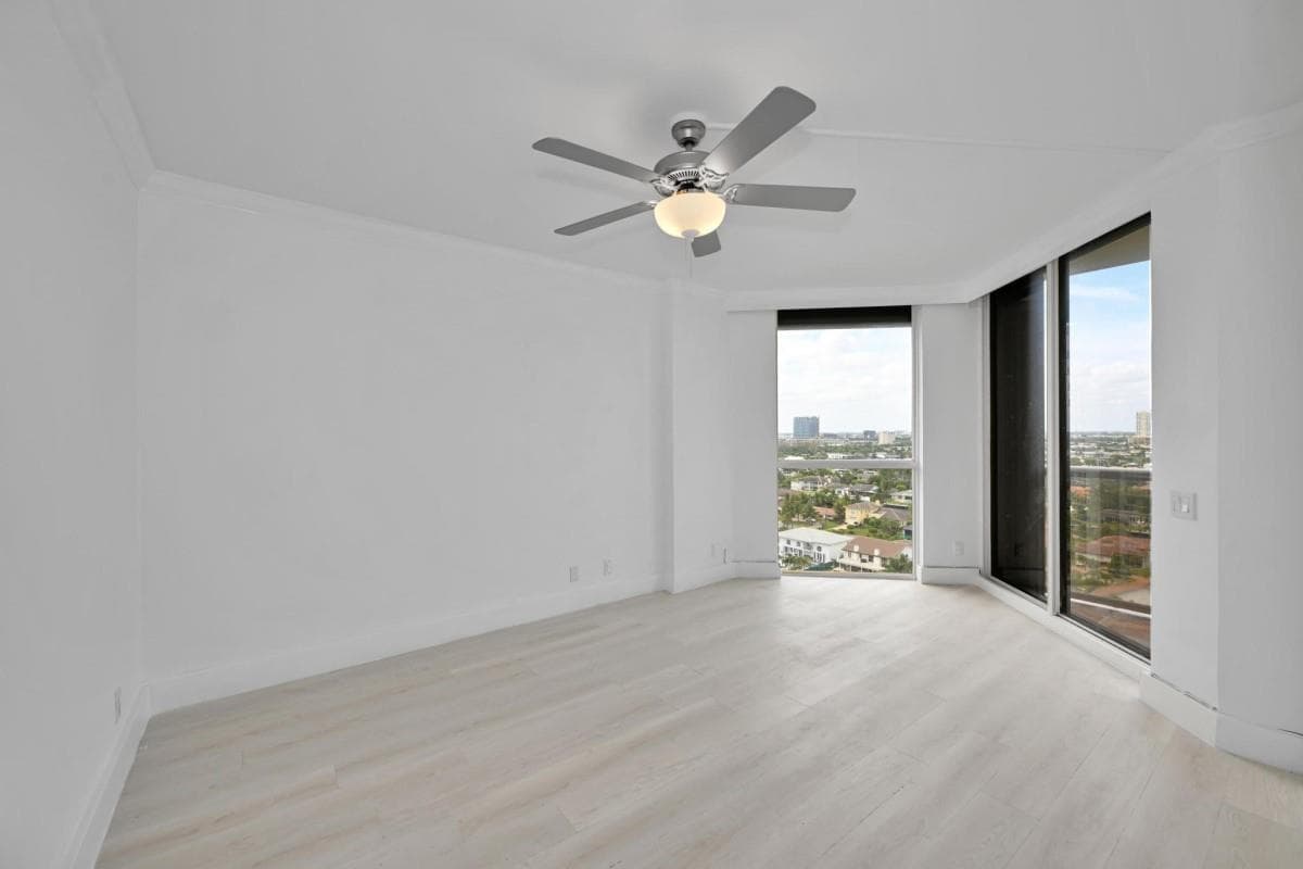 3640 Yacht Club Drive 1501 photo 5