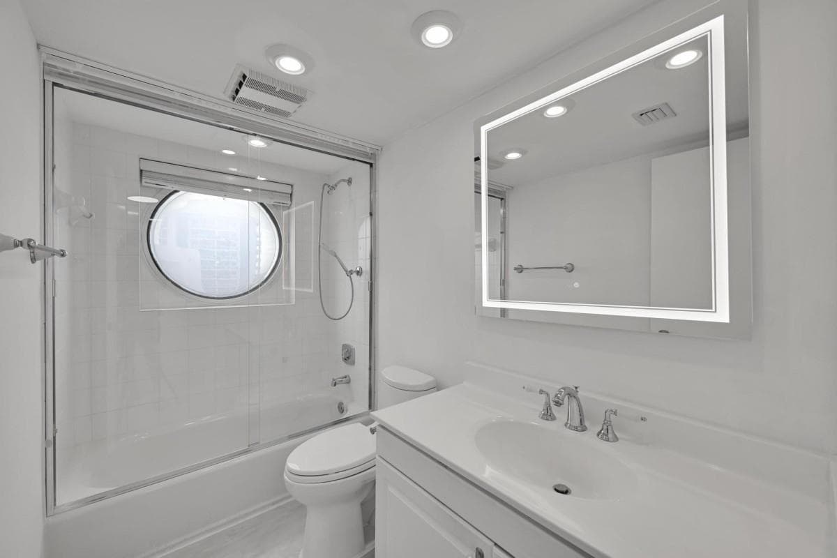 3640 Yacht Club Drive 1501 photo 20