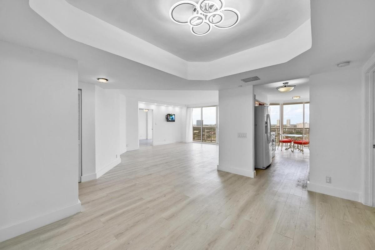 3640 Yacht Club Drive 1501 photo 10