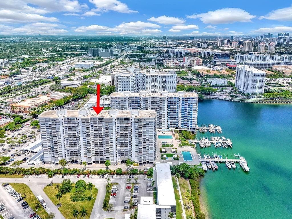 18041 Biscayne Blvd 1201 photo 24