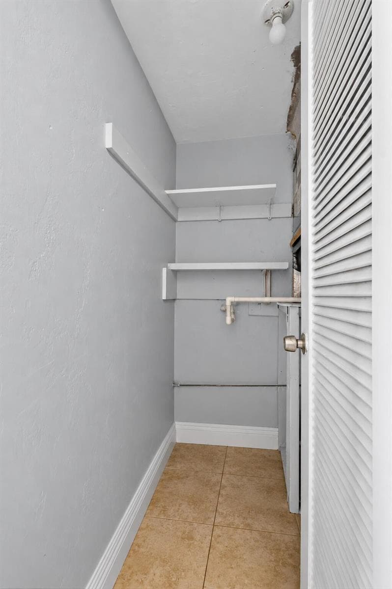 467 GOLDEN ISLES Drive 107 photo 13