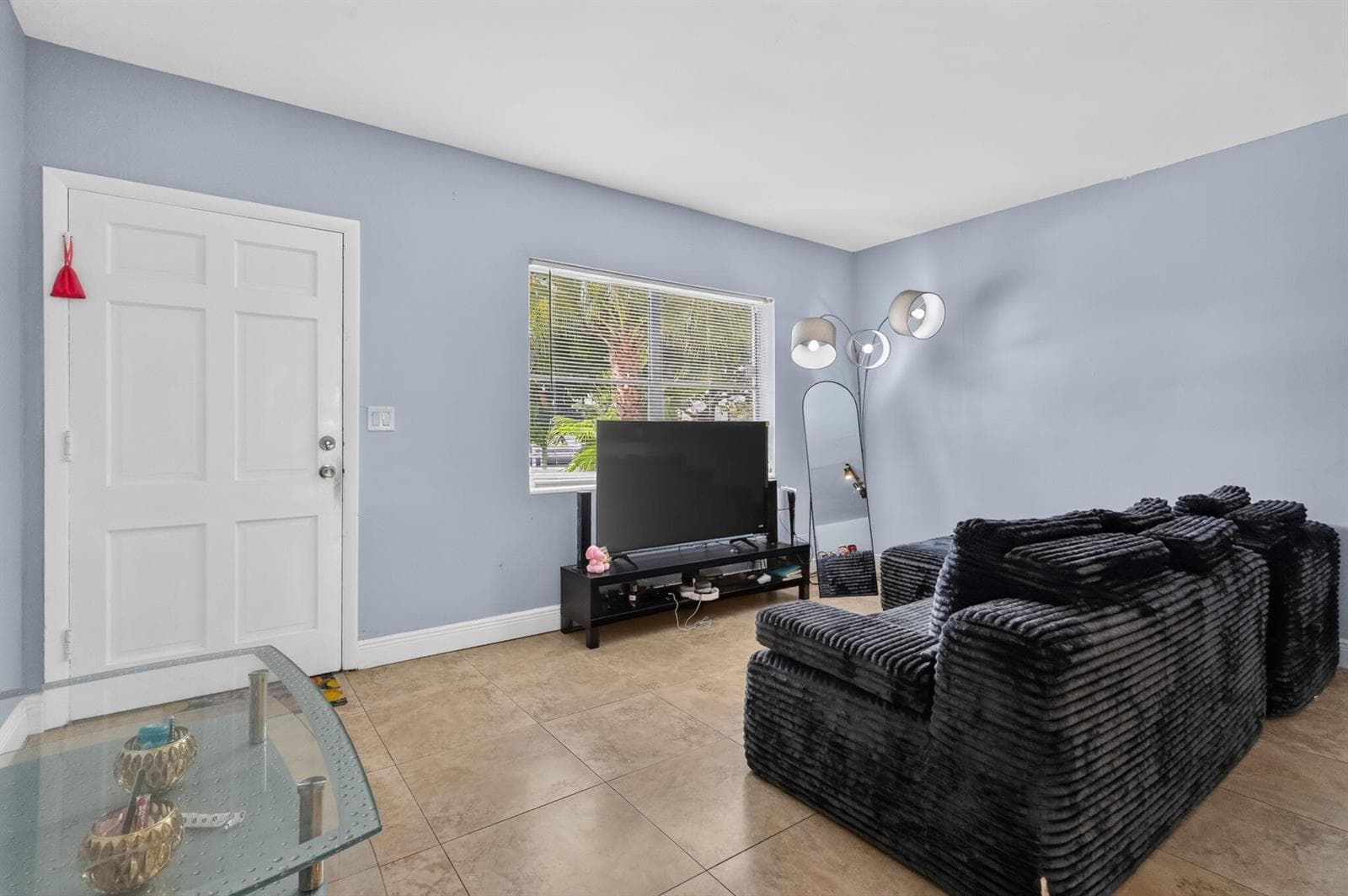 467 GOLDEN ISLES Drive 107 photo 7