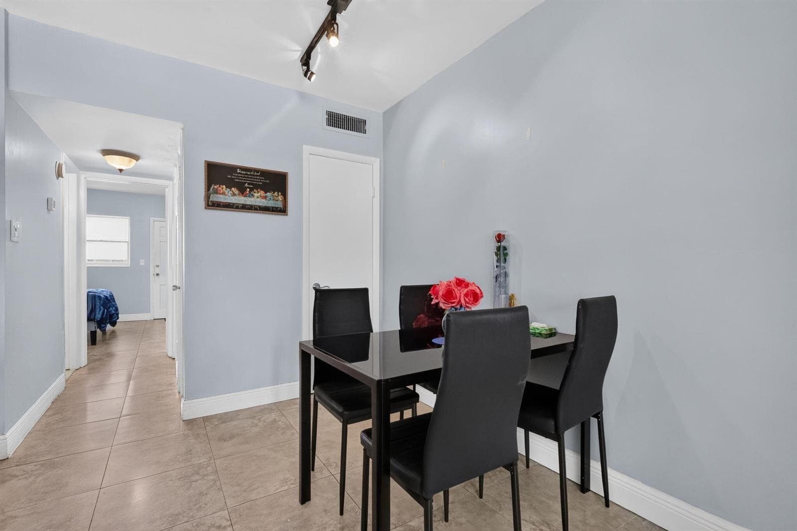 467 GOLDEN ISLES Drive 107 photo 8