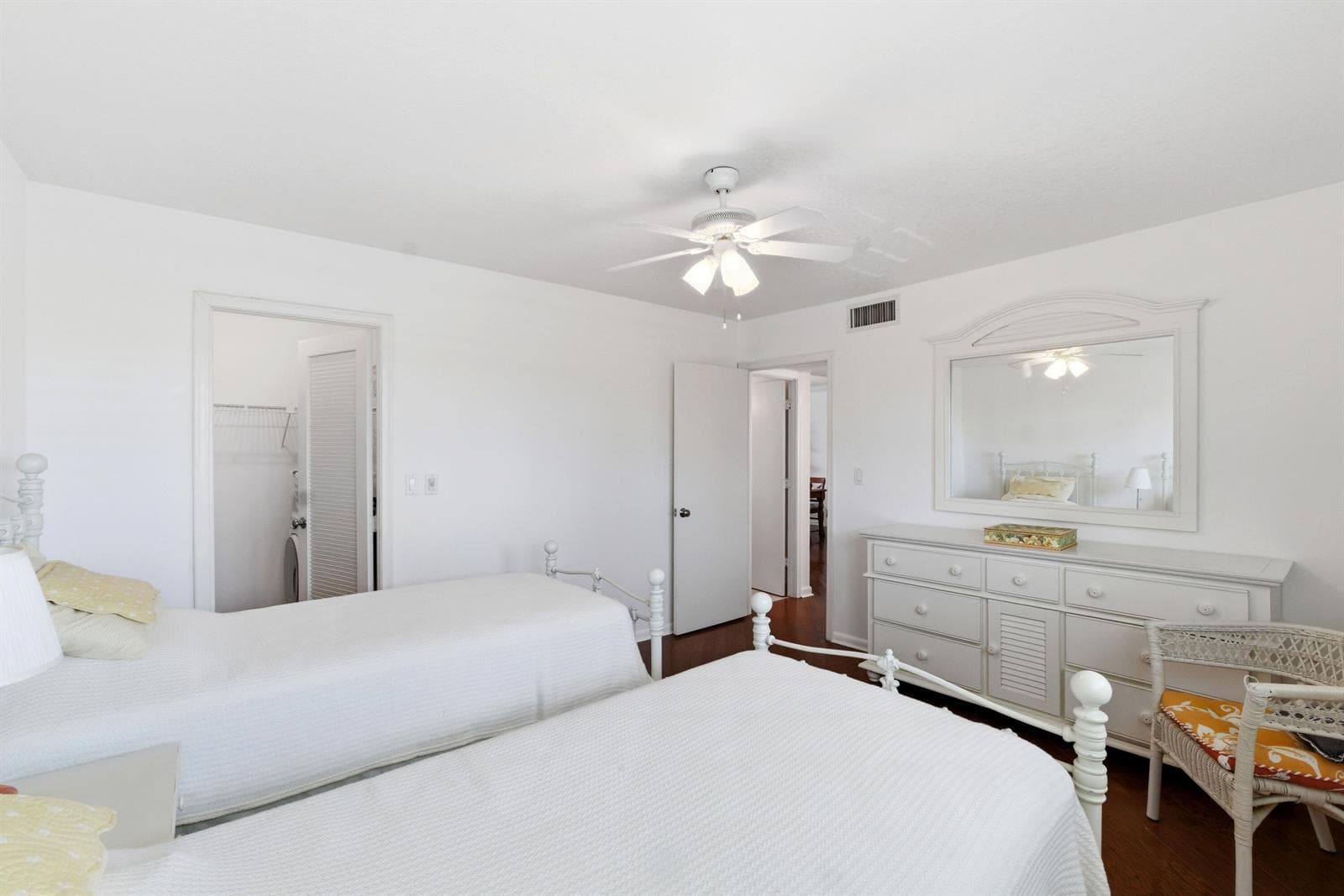 511 BAYSHORE Drive 410 photo 23