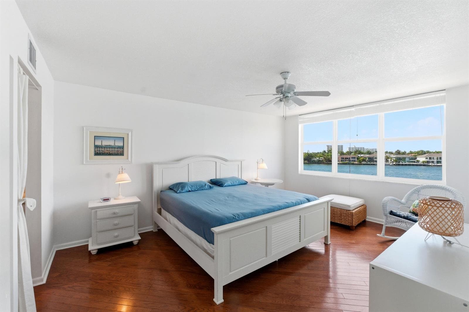 511 BAYSHORE Drive 410 photo 16