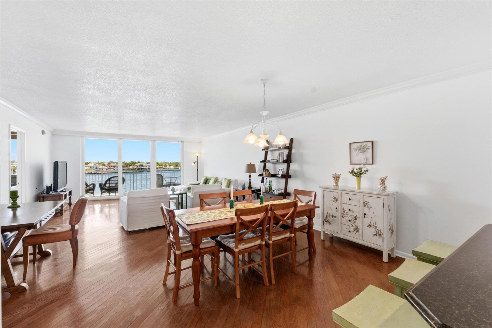 511 BAYSHORE Drive 410 photo 7