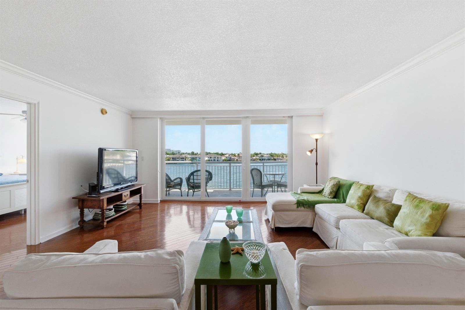 511 BAYSHORE Drive 410 photo 5