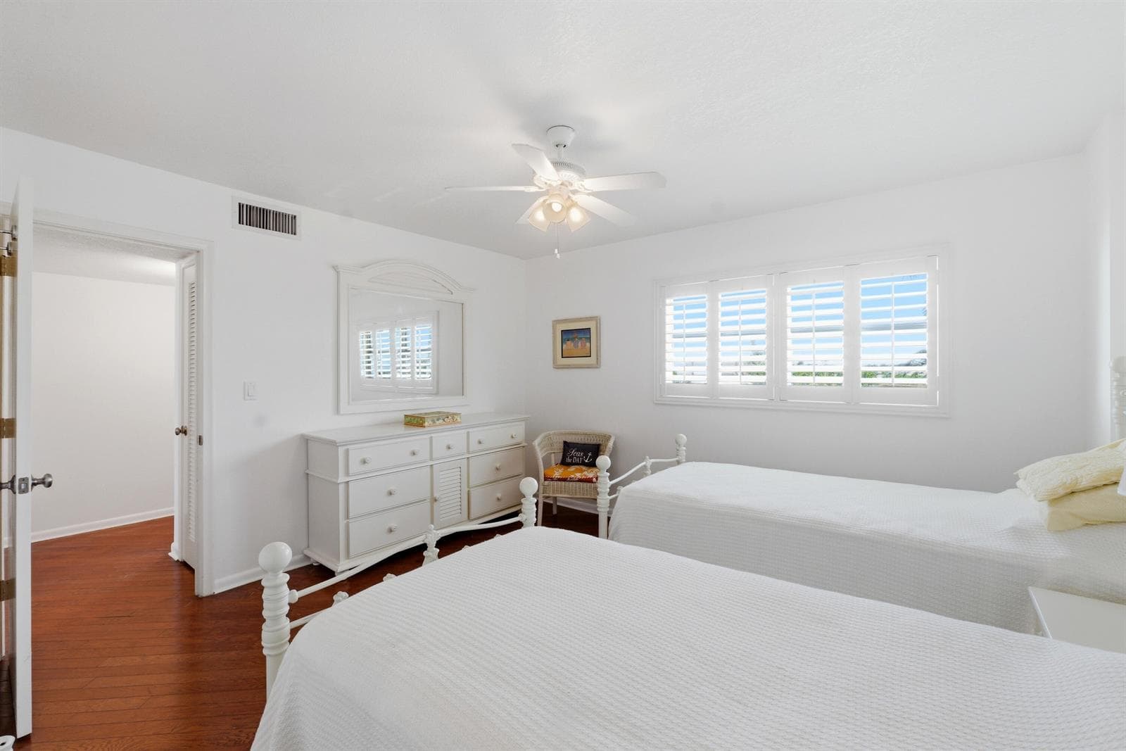 511 BAYSHORE Drive 410 photo 24
