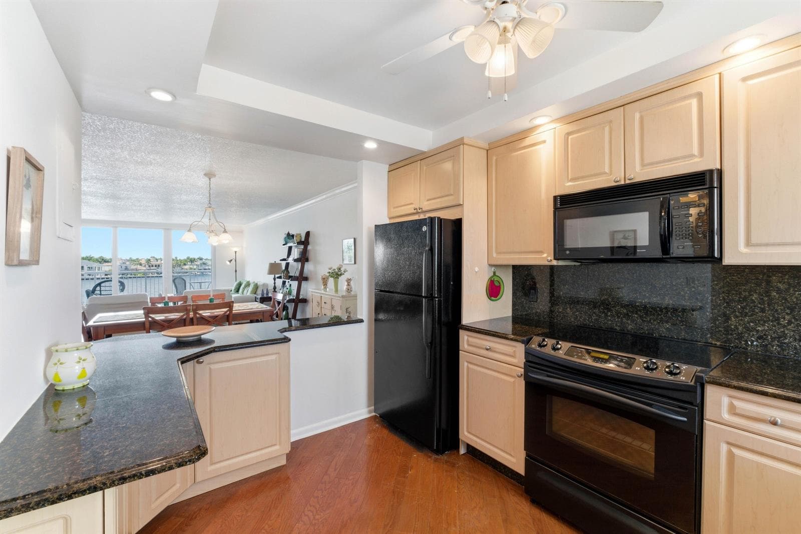 511 BAYSHORE Drive 410 photo 14