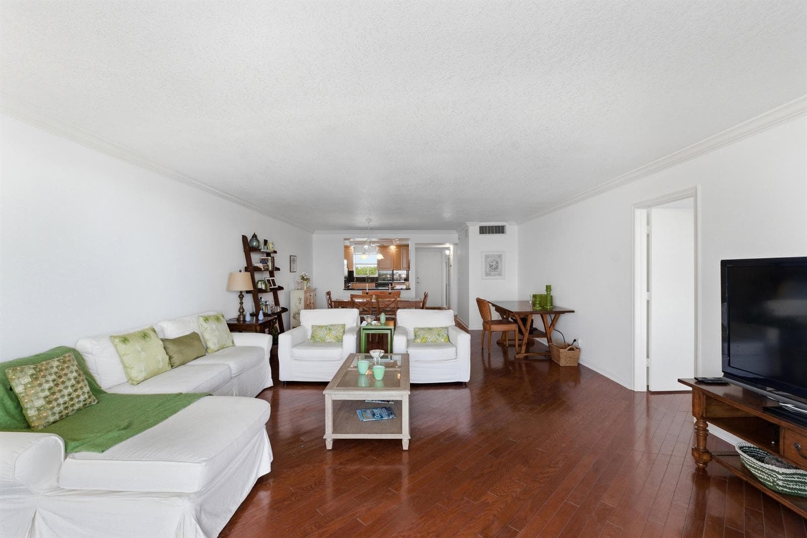 511 BAYSHORE Drive 410 photo 8