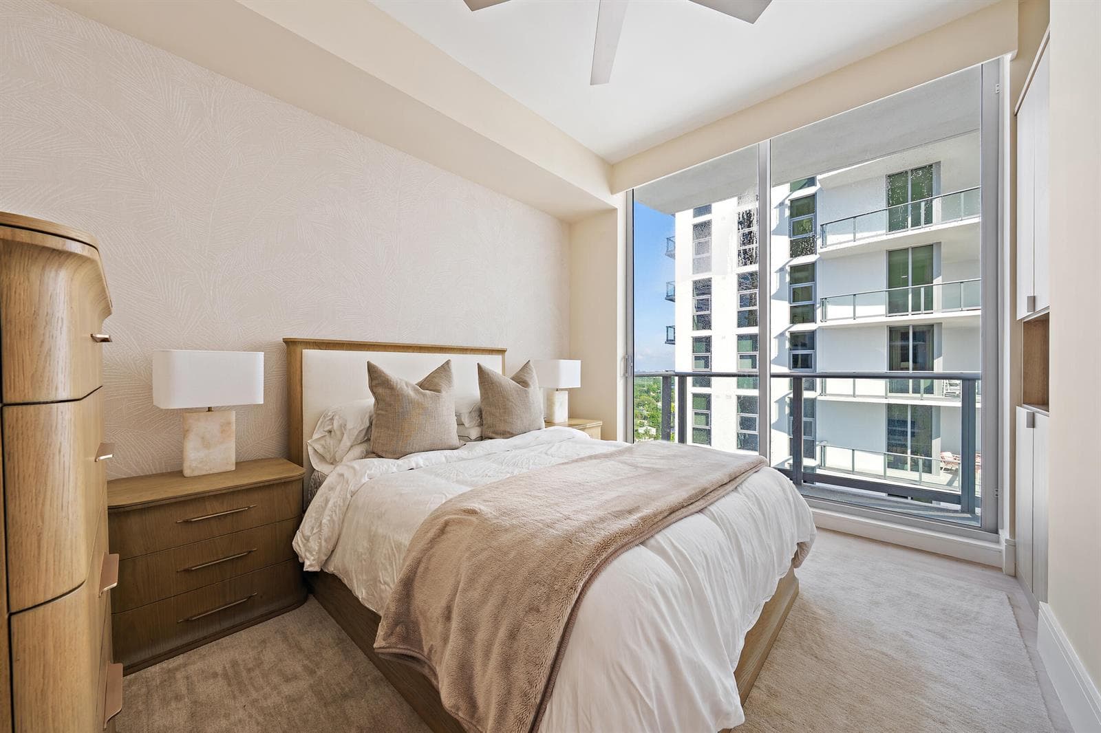 220 Lake Shore Drive 1402 photo 22