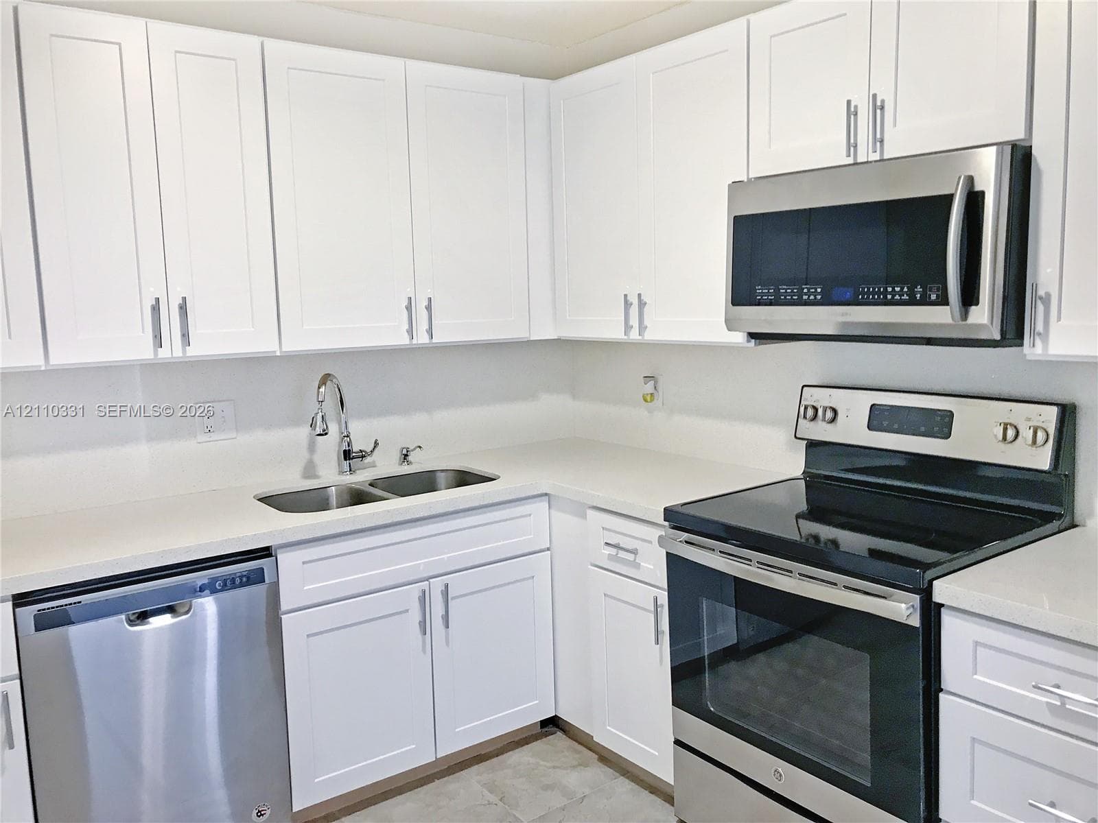 2500 Parkview Dr 1716 photo 6