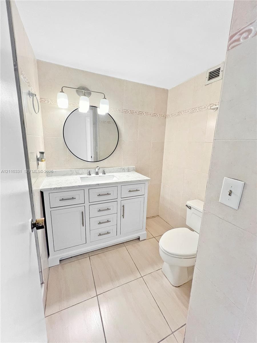 2500 Parkview Dr 1716 photo 7