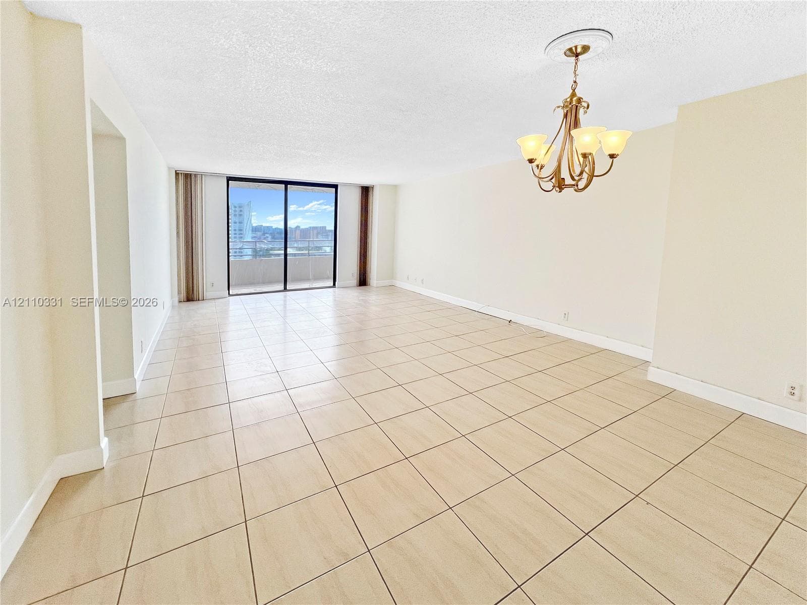 2500 Parkview Dr 1716 photo 3