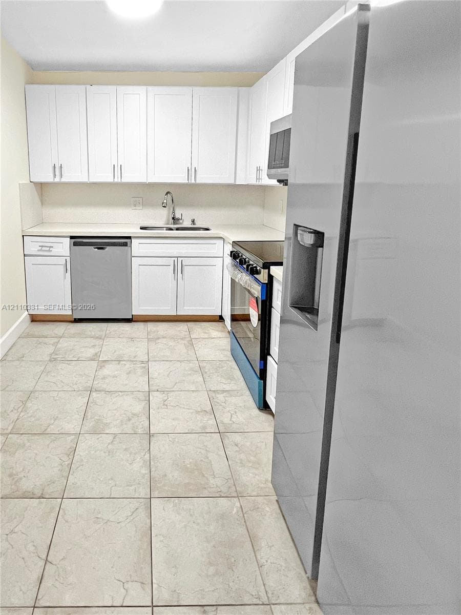 2500 Parkview Dr 1716 photo 5