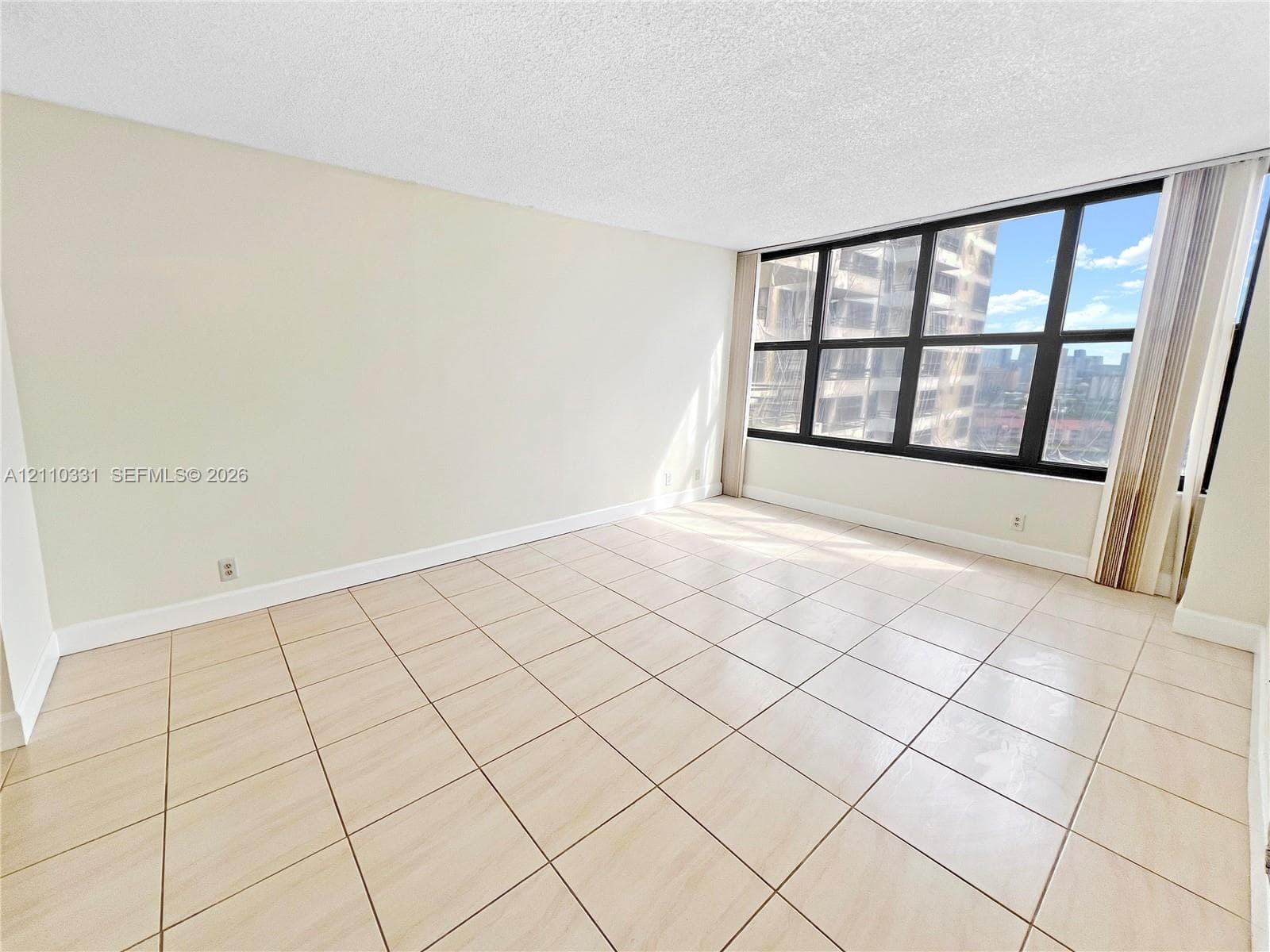 2500 Parkview Dr 1716 photo 10