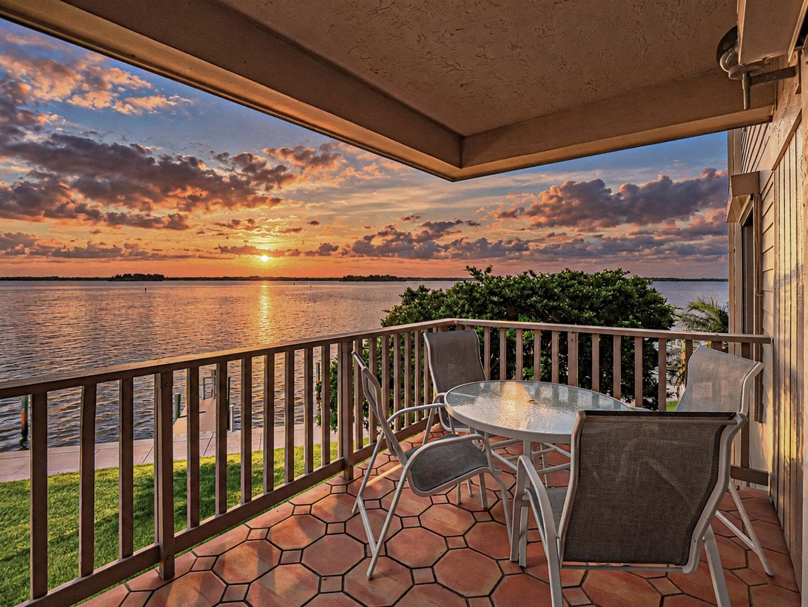 1860 Bay Road photo 2