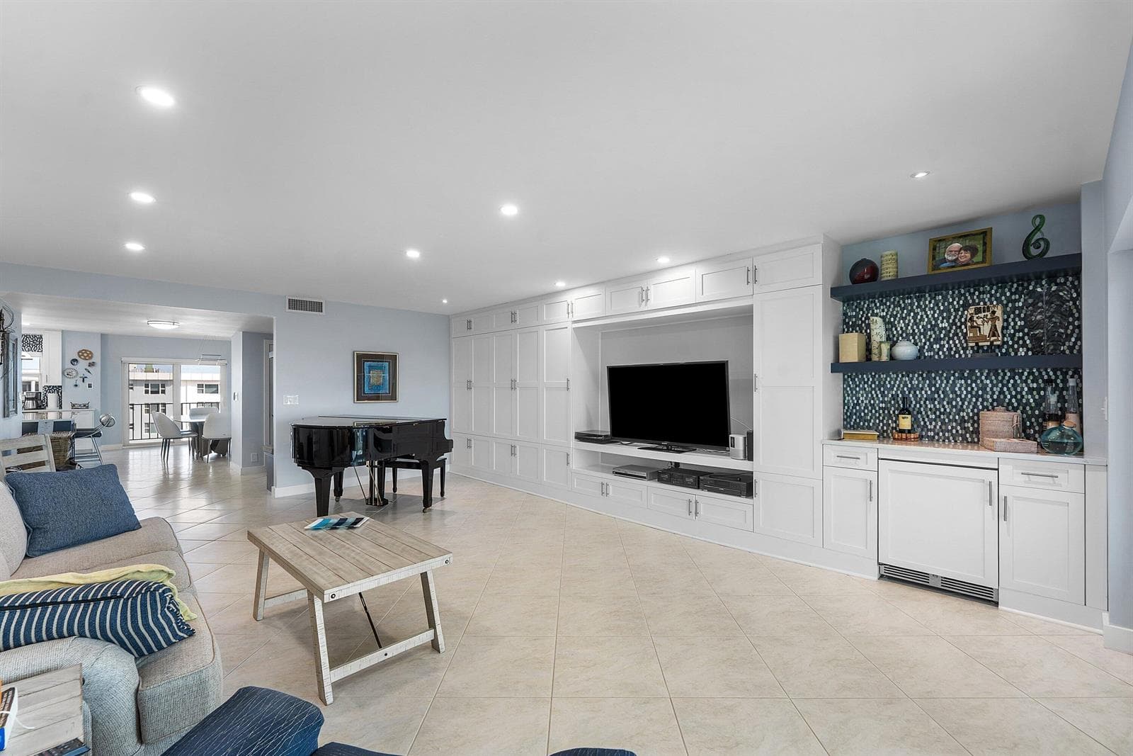 220 MacFarlane Drive PH4-S photo 9
