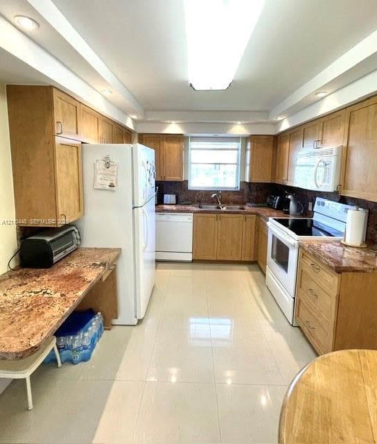 2780 NE 183rd St 517 photo 11