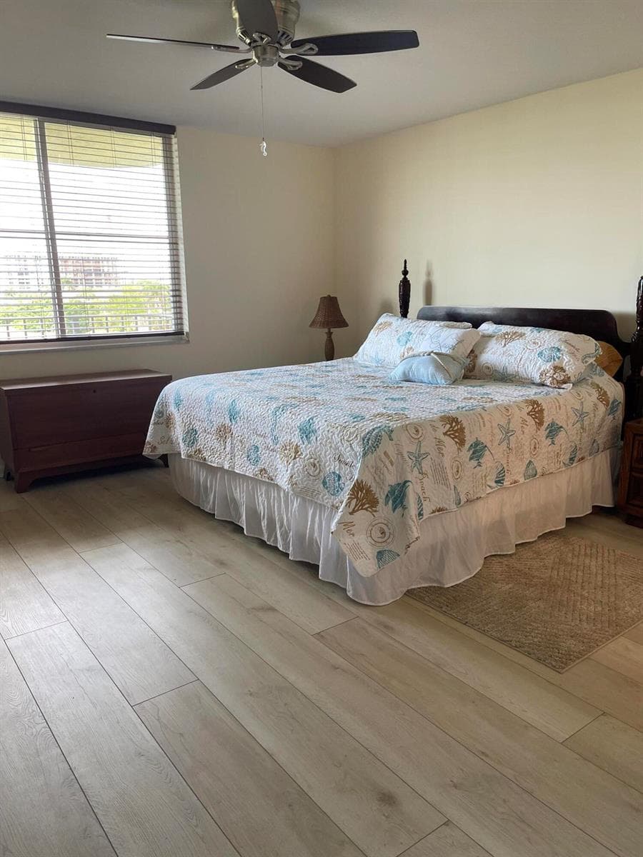 801 LAKE SHORE Drive 515 photo 12