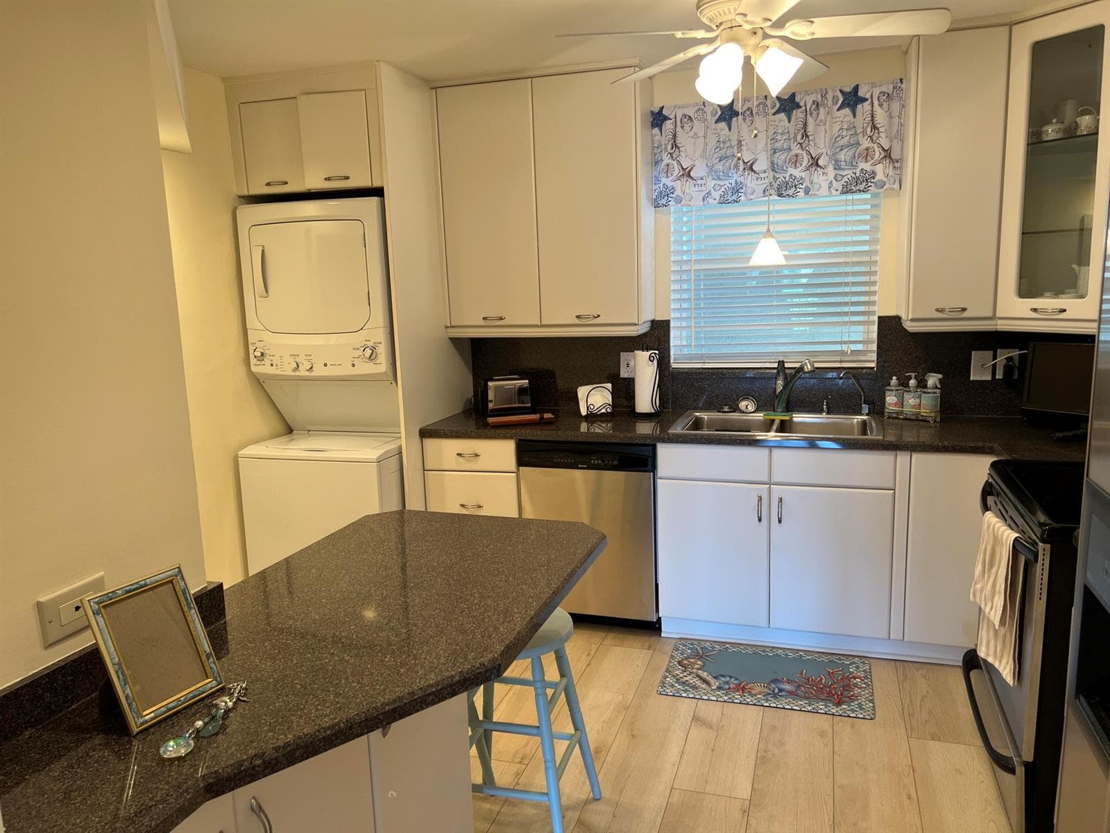 801 LAKE SHORE Drive 515 photo 7