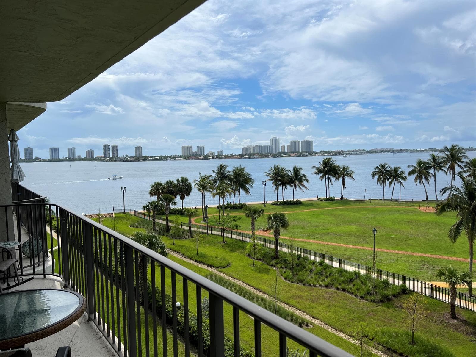801 LAKE SHORE Drive 515 photo 1