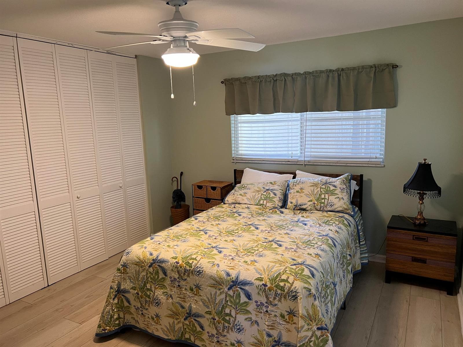 801 LAKE SHORE Drive 515 photo 14