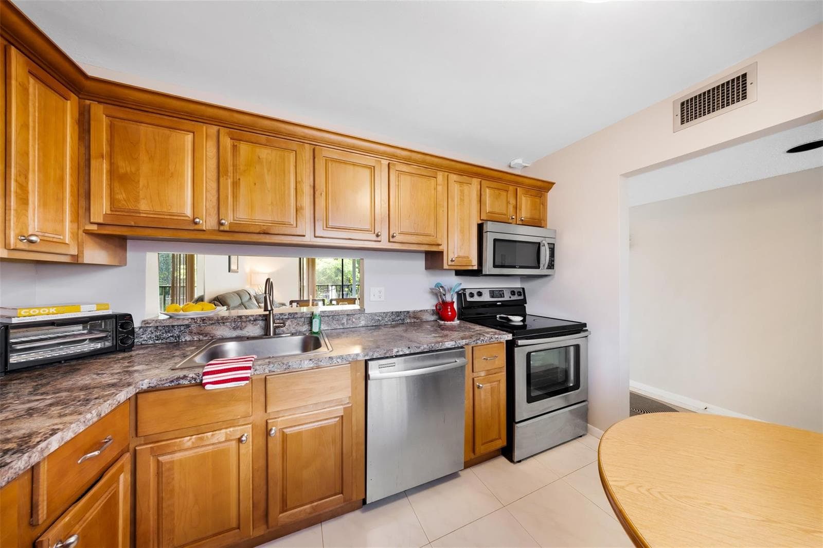5250 LAS VERDES Circle 317 photo 6