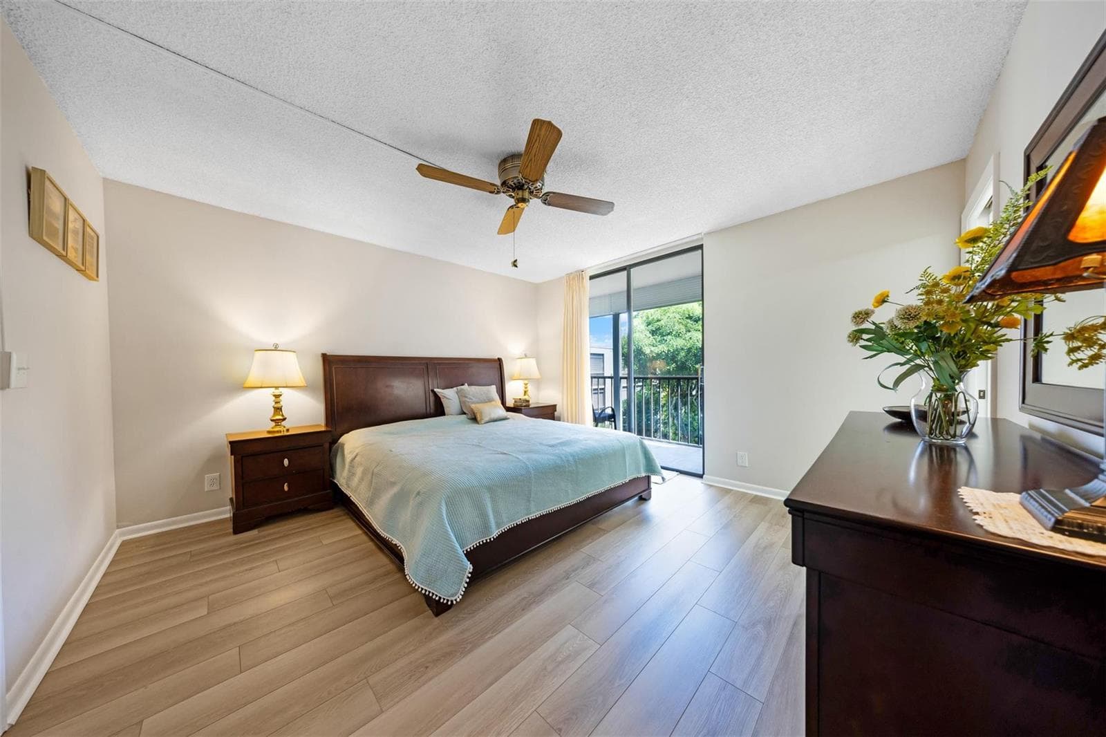 5250 LAS VERDES Circle 317 photo 13