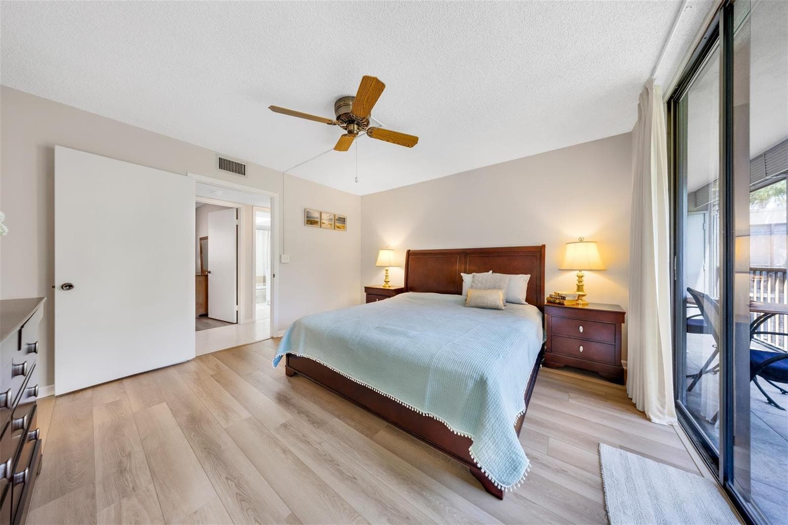 5250 LAS VERDES Circle 317 photo 16
